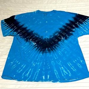 Gildan blue tie dye shirt size 2XL